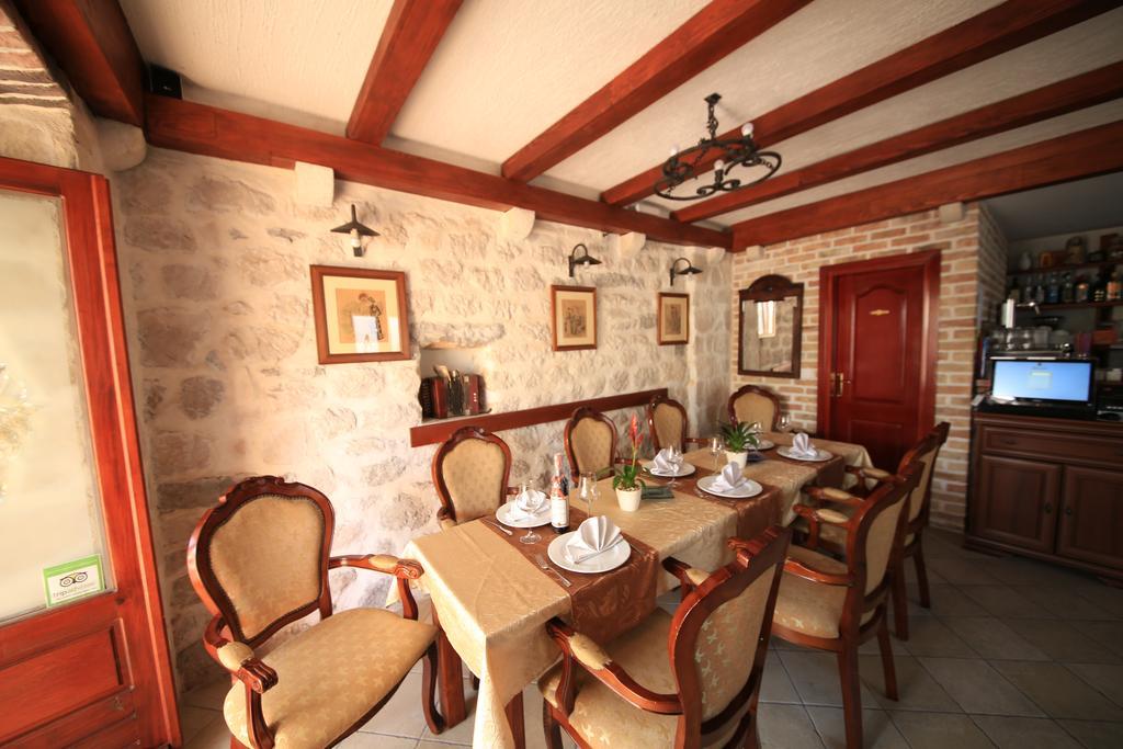 Hotel Admiral Perast Esterno foto